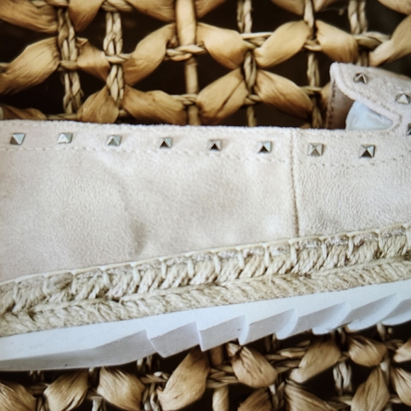 Marc Fisher Women's Pink Slip On Studded Espedrills NWOT - Picture 8 of 9